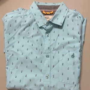 Men’s button down shirt sleeve shirt